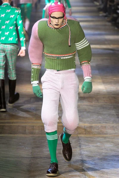 Look 28